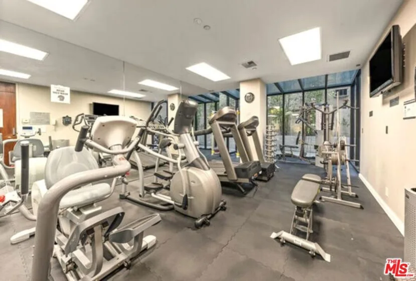 10350 Wilshire Boulevard #404 photo 21