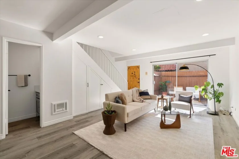 882 Victor Avenue #19 photo 7