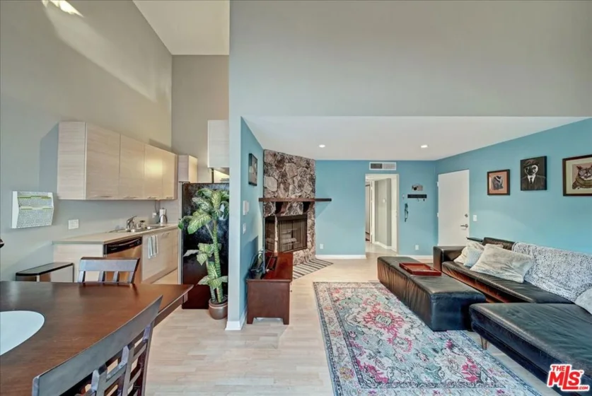 6250 Fulton Avenue #204 photo 1