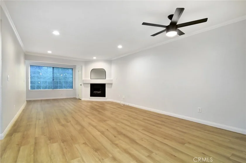 5515 Canoga Avenue #219 photo 2