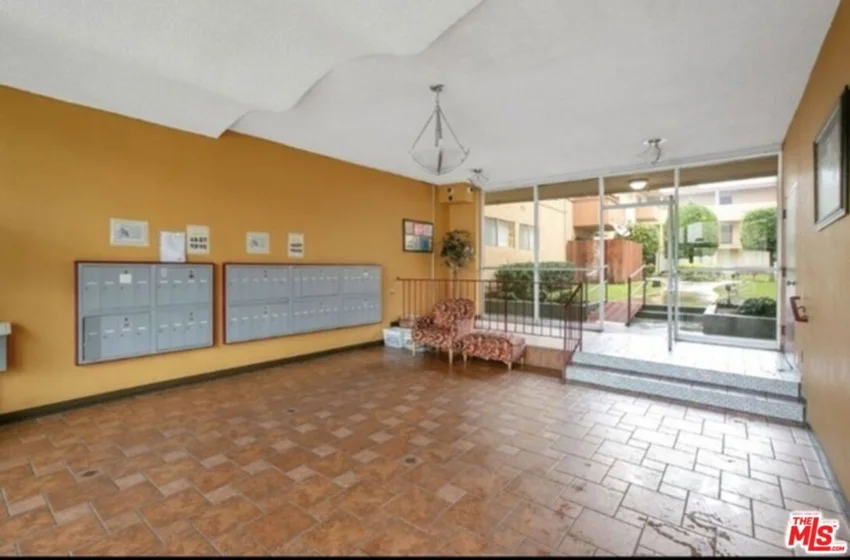 855 Victor Avenue #210 photo 15