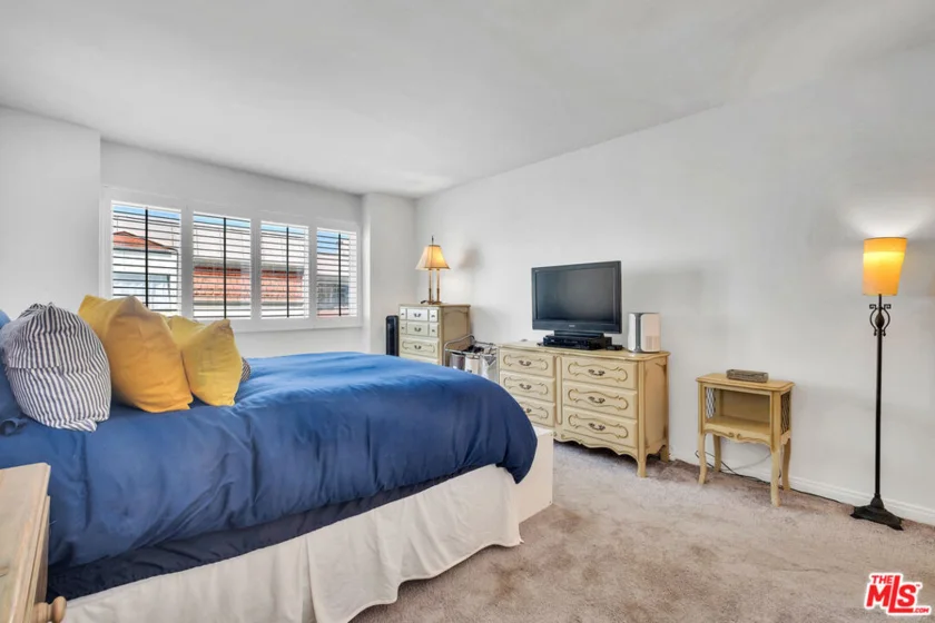 5674 Windsor Way #210 photo 14