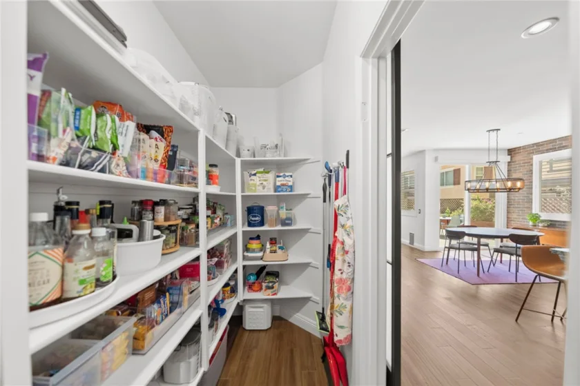 24237 Hazelnut Avenue photo 10