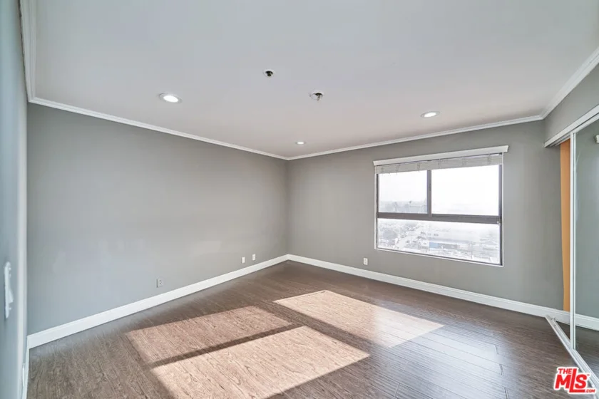 727 S Ardmore Avenue #801 photo 14