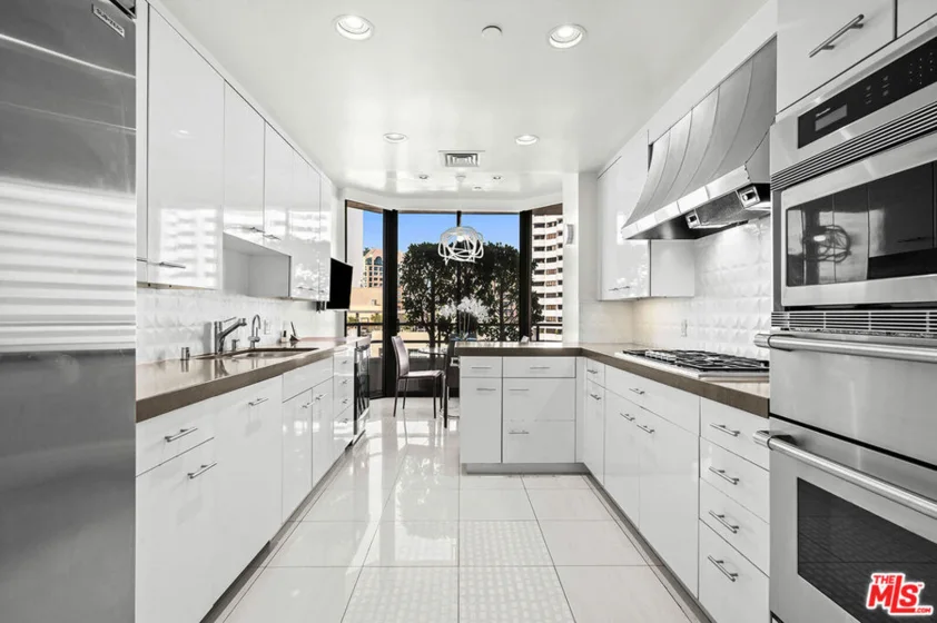 10601 Wilshire Boulevard #702 photo 44