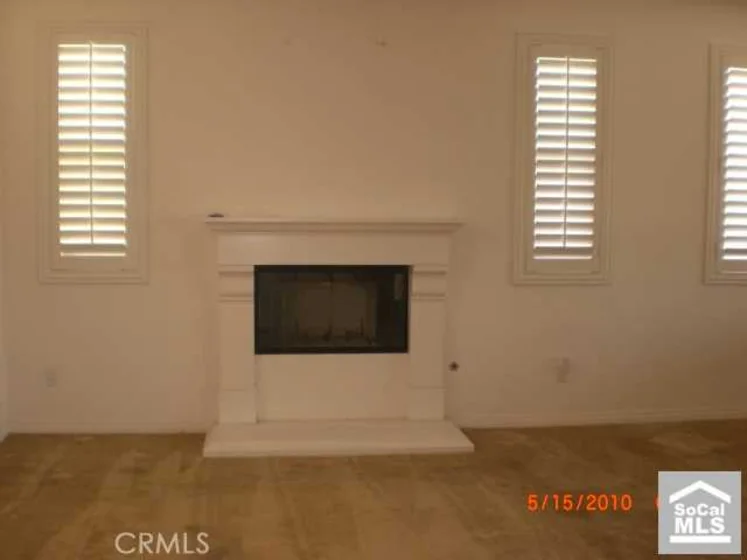 22807 Montanya photo