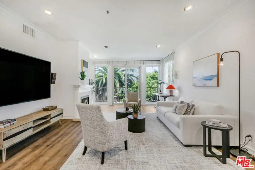 211 California Avenue #501 photo 3