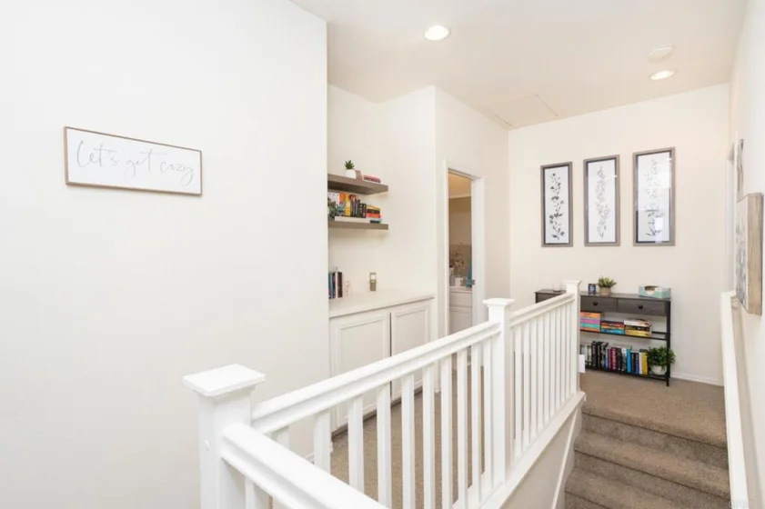 425 S Meadowbrook Drive #123 photo 17