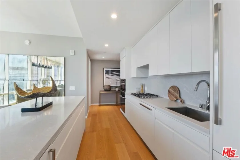 877 Francisco Street #2809 photo 35