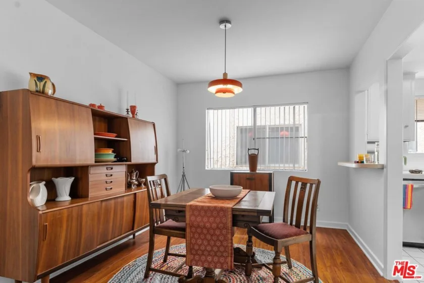 1828 Barry Avenue #4 photo 2