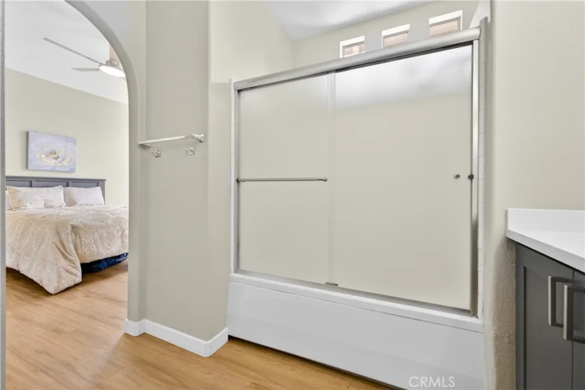 2329 Sunningdale photo 20