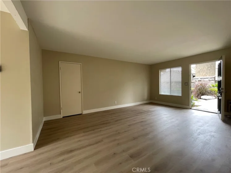 61 Streamwood photo 14