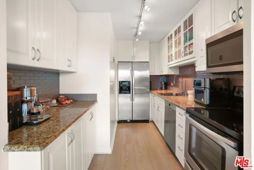 10501 Wilshire Boulevard #902 photo 17