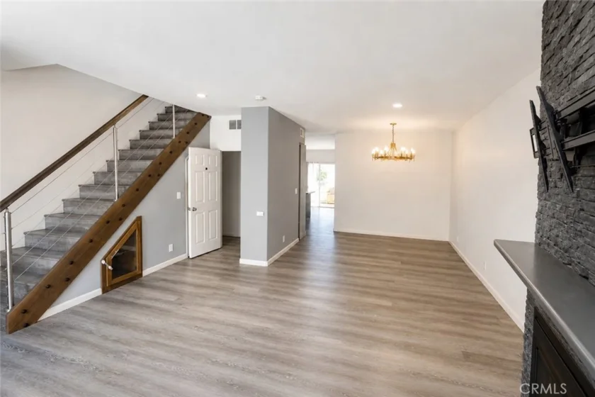 13600 Foothill photo 3