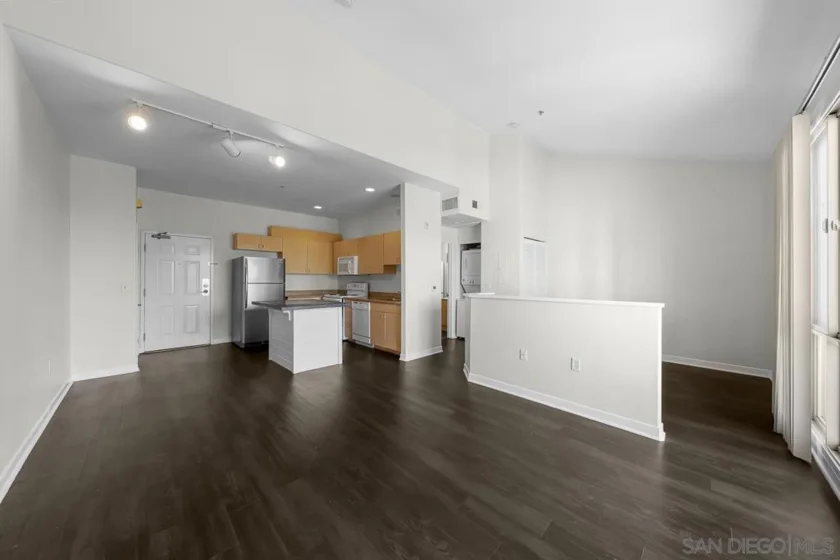 1501 Front Street #613 photo 31