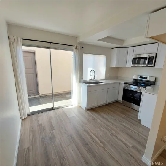 1450 Melrose #47 photo 1
