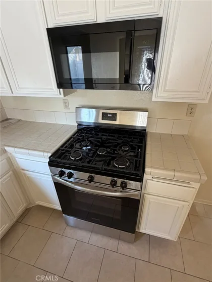5050 Canyon Crest photo 4