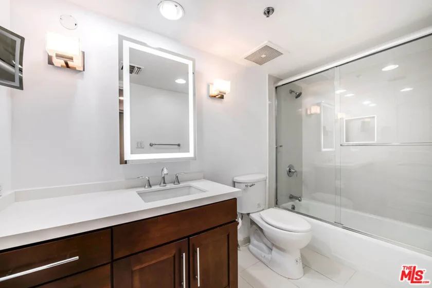 10660 Wilshire Boulevard #701 photo 9