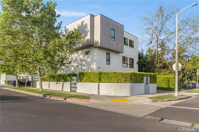 14157 Tiara Street #101 photo 2