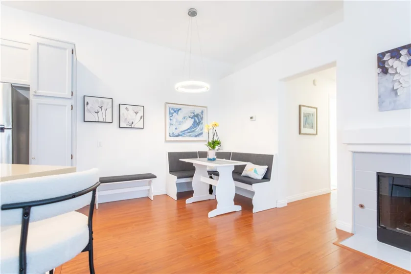210 California Court photo 21