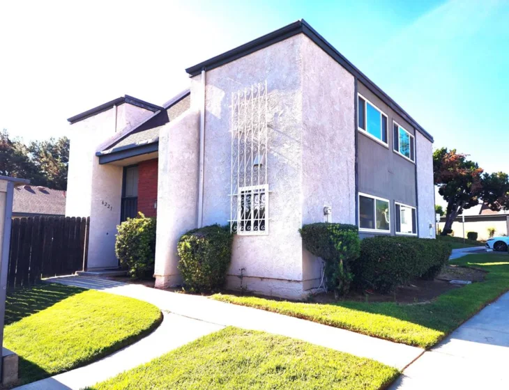 6221 Avenue Juan Diaz photo 1
