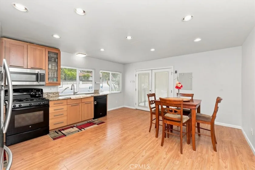1304 Camelot Drive photo 15