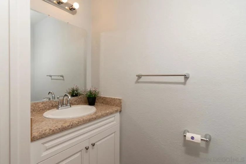 3286 Caminito Eastbluff #114 photo 16