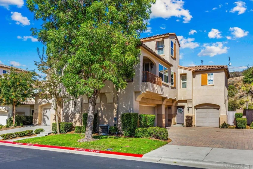 977 Pearleaf Court photo 4