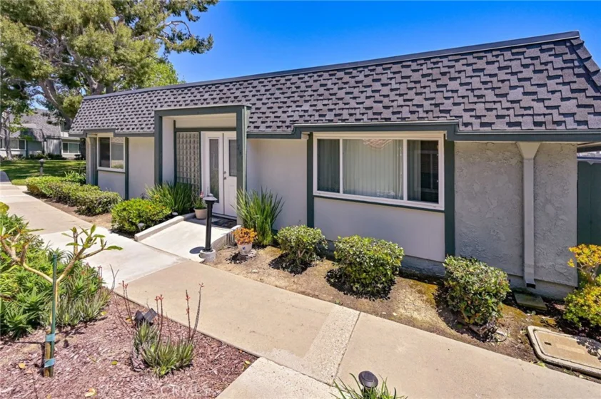 8261 Cape Horn Drive photo 1
