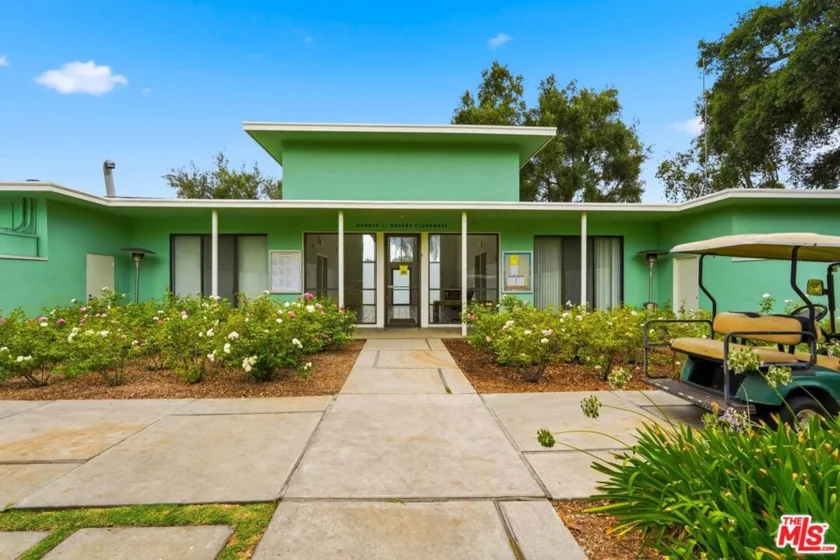 5327 Village photo 15
