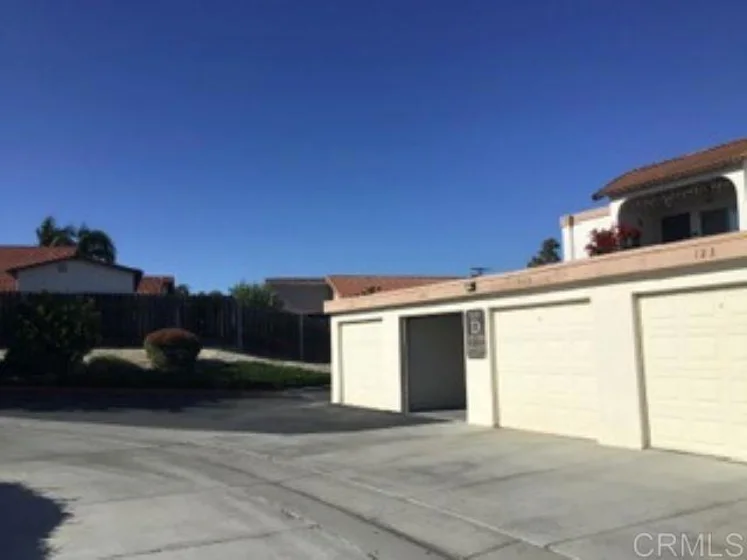 125 Candice Place photo 36