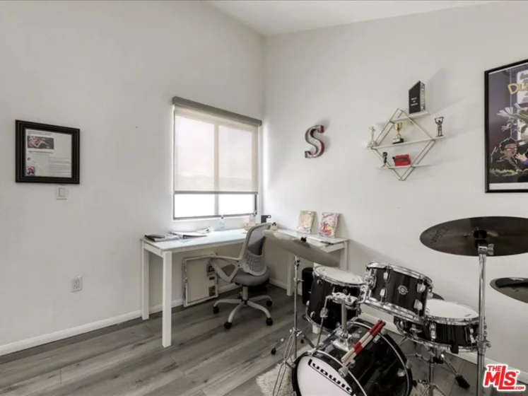 4477 Woodman Avenue #304 photo 14