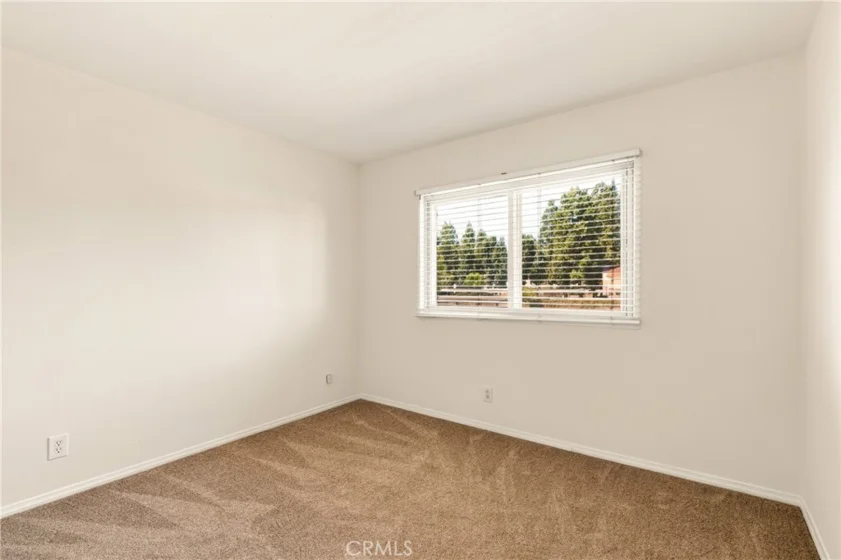 6716 Clybourn photo 17