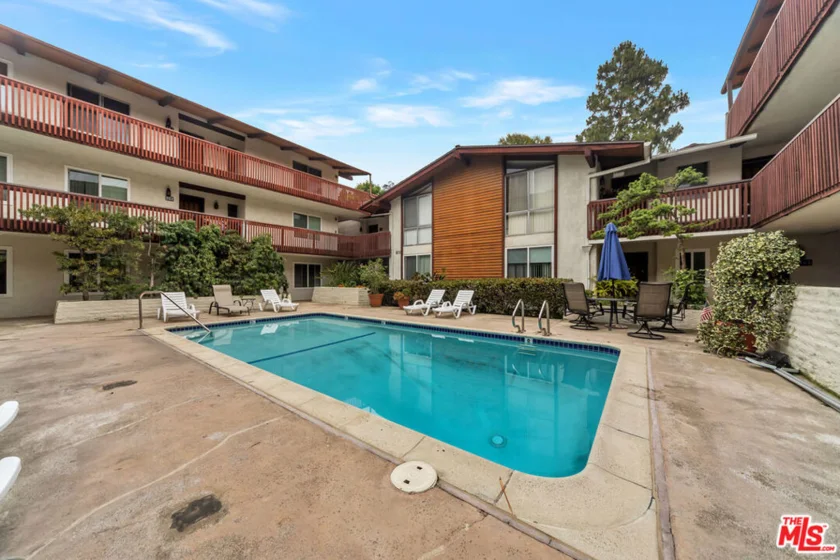 5650 Sumner Way #104 photo 14