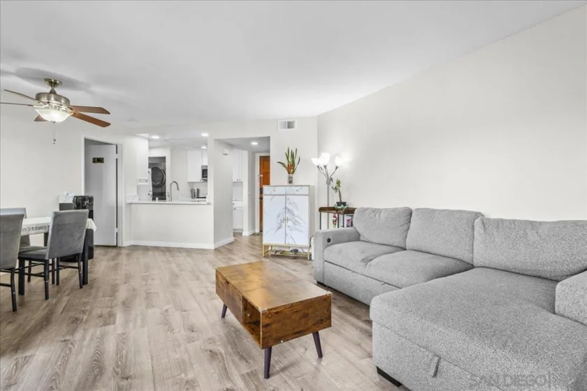 2916 Elm Tree Court photo 3