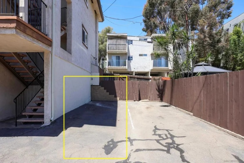 2040 Robinson #C photo 22