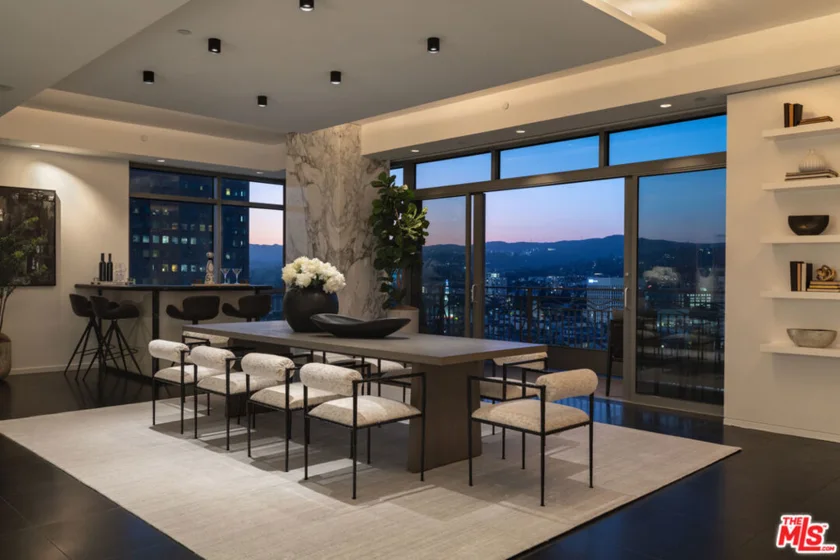 10800 Wilshire Boulevard #1501 photo 8