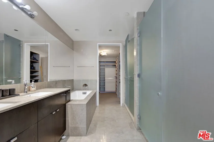6250 Hollywood Boulevard #6F photo 10