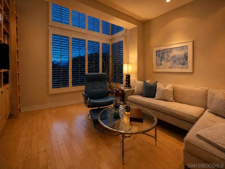 5482 La Jolla #L103 photo 3
