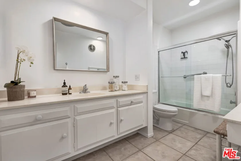 809 S Bundy Drive #214 photo 17
