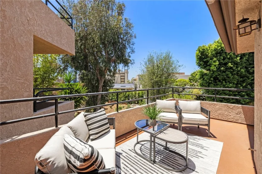 251 Calliope Street photo 5