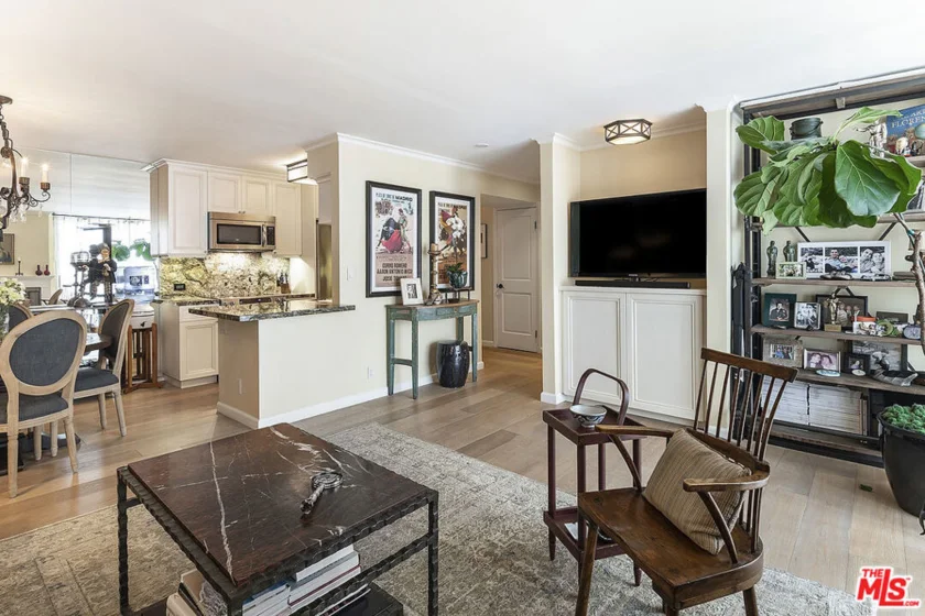 906 N Doheny Drive #510 photo 9