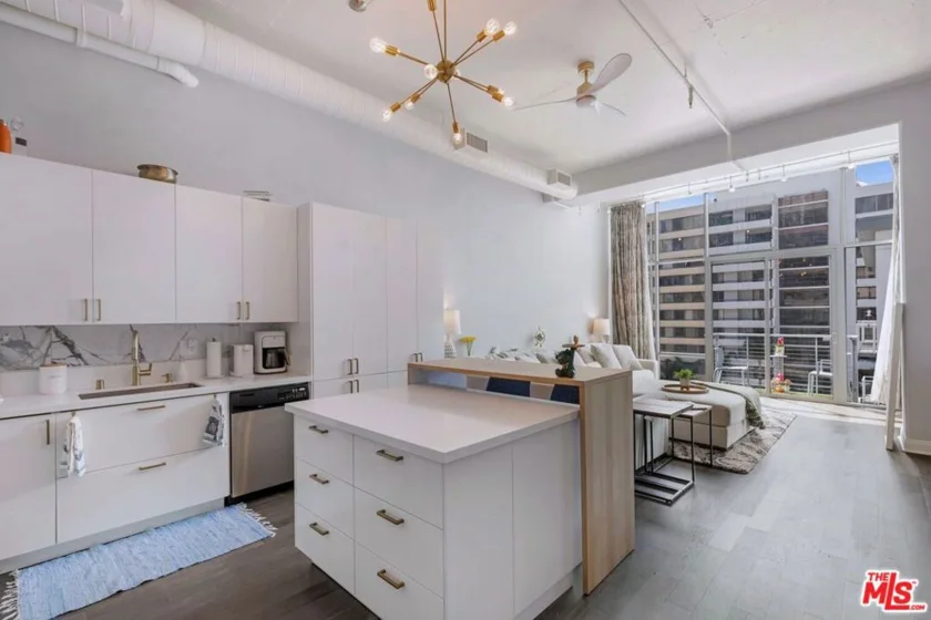 645 W 9th Street #740 photo 60