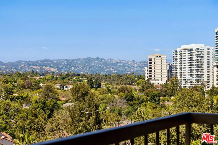 10747 Wilshire Boulevard #1107 photo 17