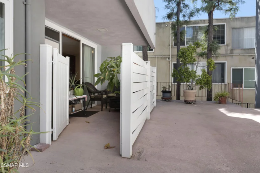 4915 Tyrone Avenue #125 photo 25