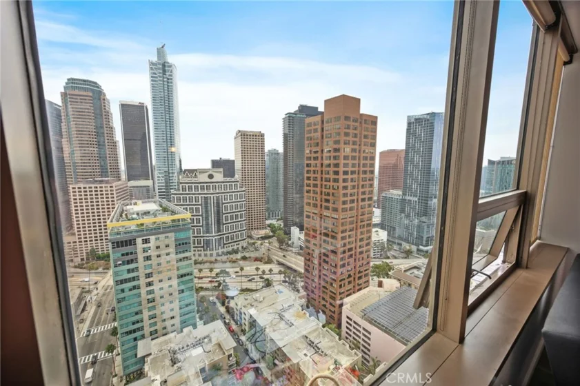1100 Wilshire Boulevard #2607 photo 1
