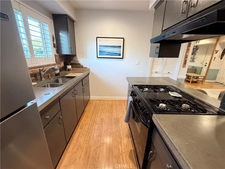 22030 Calvert #2 photo 15