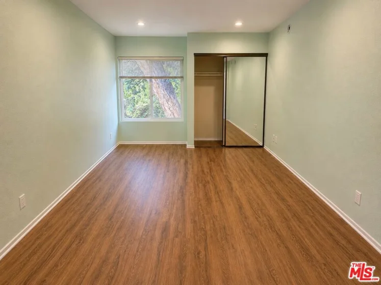18645 Hatteras Street #263 photo 6