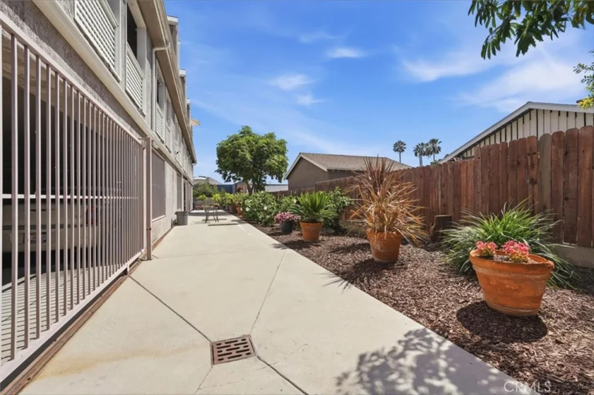 1355 Loma Avenue #310 photo 27