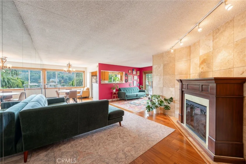 2260 N Cahuenga ##507 photo 2